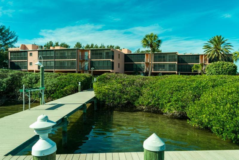 Coquina Moorings Two Bedroom Apartment, 102 Bradenton Beach Exterior photo